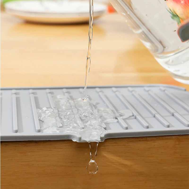 Silikon-Spritzschutzmatte für Wasserhahn mit Schwammhalter