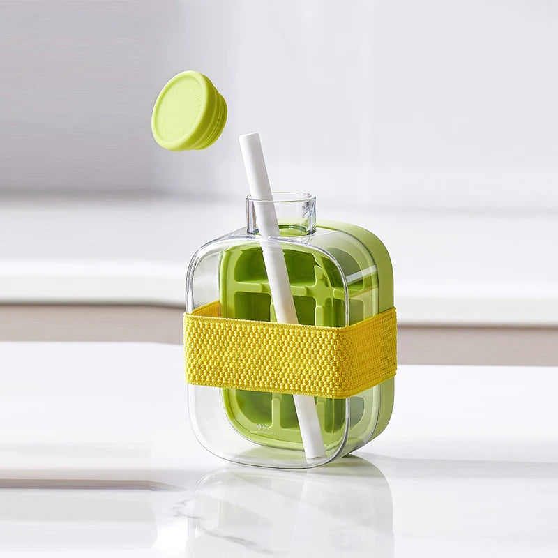 2-in-1 Eiswürfelform mit Deckel und Trinkhalm