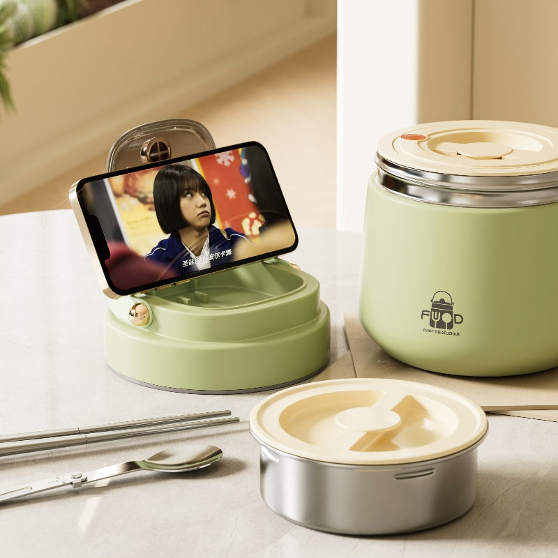 Isolierte Edelstahl-Lunchbox mit Löffel und Gabel