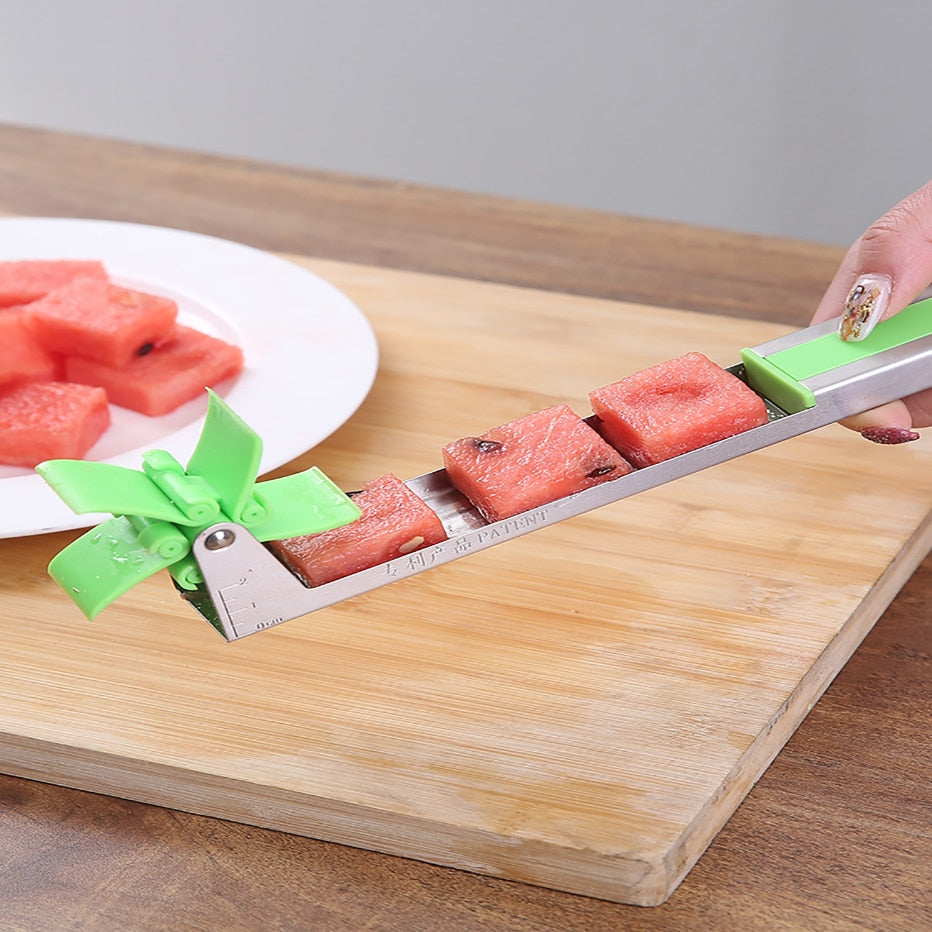 Windmühlen-förmiger Wassermelonenschneider aus Kunststoff