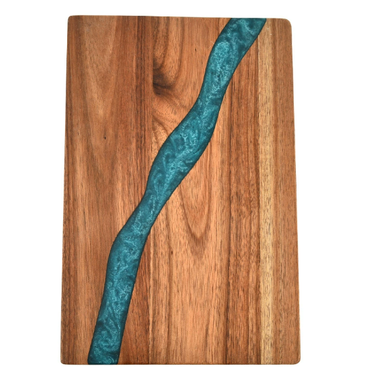 Serviertablett mit Epoxidharz-Holz-Schneidebrett