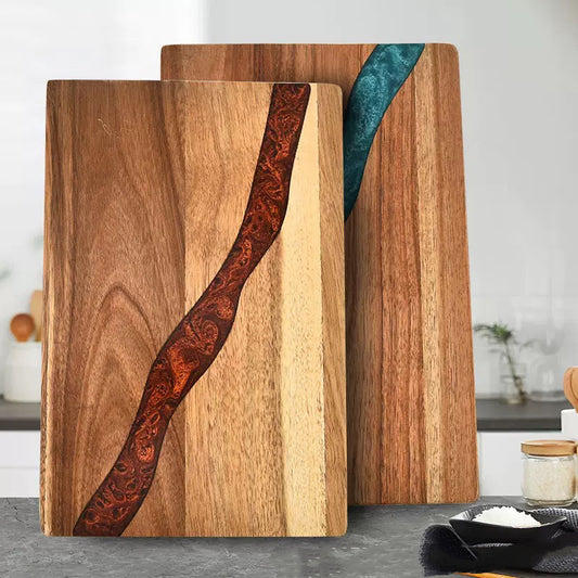 Serviertablett mit Epoxidharz-Holz-Schneidebrett